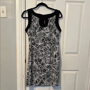 Connected Apparel Black and White Swirl Sleeveless Petite Dress
